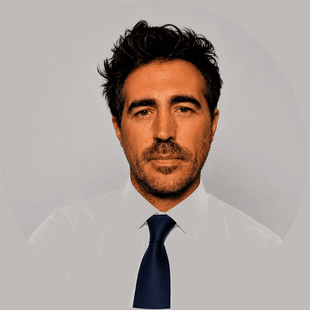 Lucas Delcros, courtier en prêts immobiliers